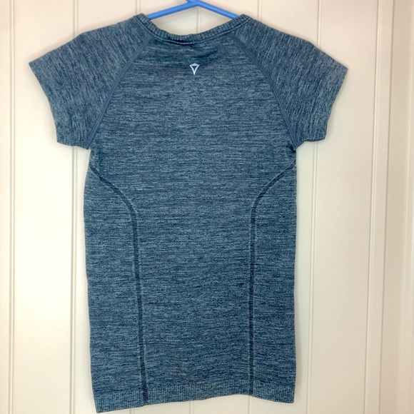 Ivivva by lululemon, technical tshirt - Picture 2 of 4